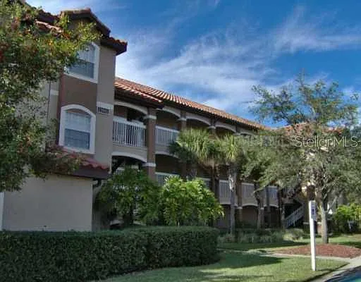 14049 Fairway Island Dr #123 — Photo 2
