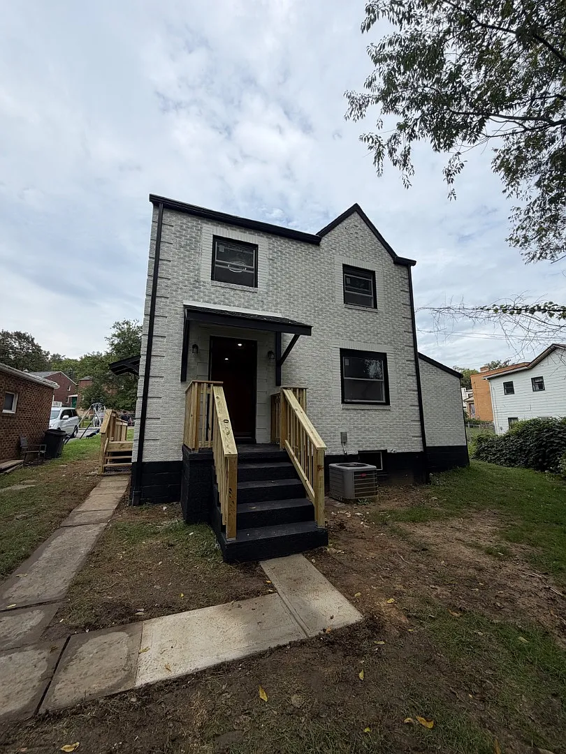 8354 Ohio River Blvd — Photo 1