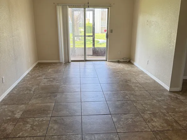 716 Oakgrove Dr APT 129, Brandon, FL 33510