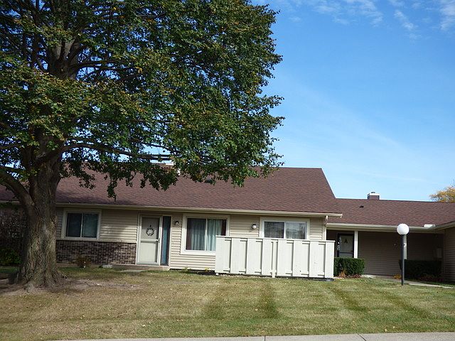 1st image of 5116 W Thornwood Dr APT A