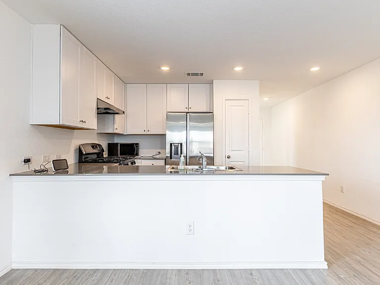 31708 Ambrose St — Photo 12