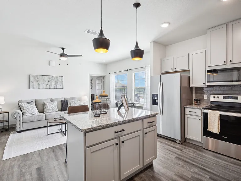 Azora Ranch Apartments — Photo 5