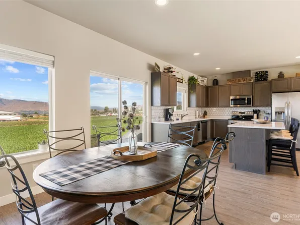 2243 S Mystical Loop, East Wenatchee, WA 98802