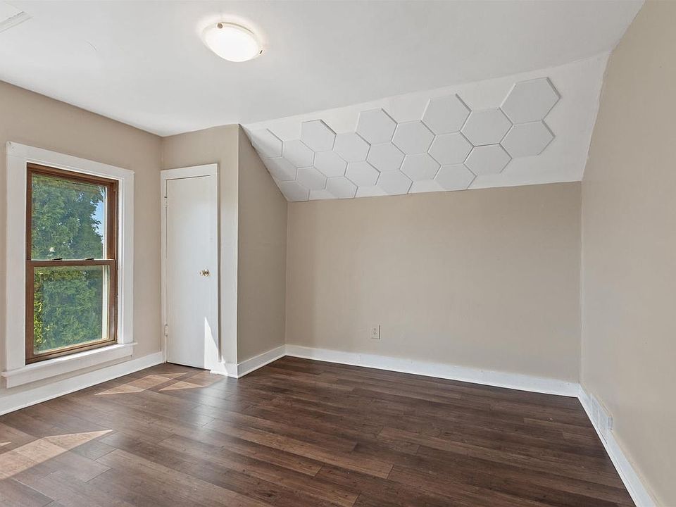 20th image of 1021 MCKINLEY STREET