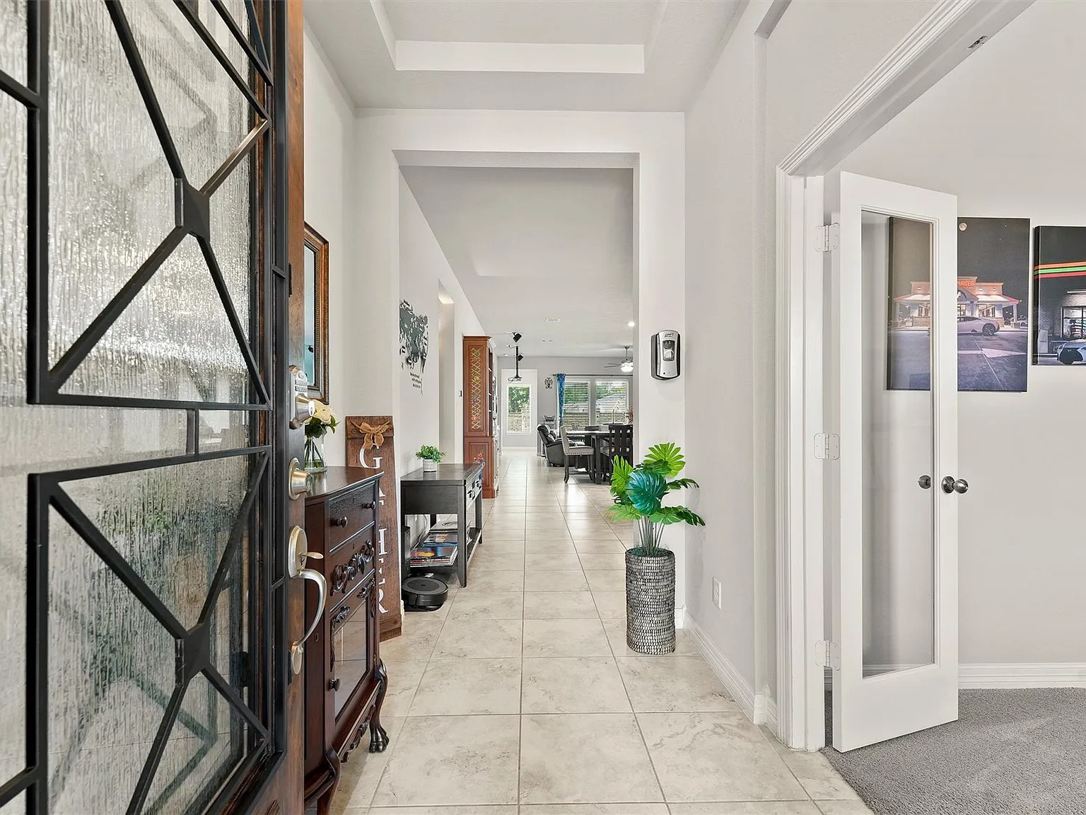 3 bed, 2.5 bath, 2176 sqft, $3,000 — Photo 2