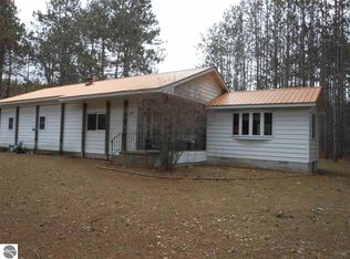 616 N McArdle Rd, Tawas City, MI 48763