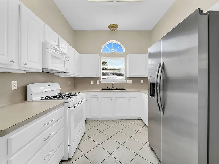 7063 Gentle Breeze Dr — Photo 9