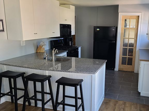 3rd image of 50 Westward Ho Dr