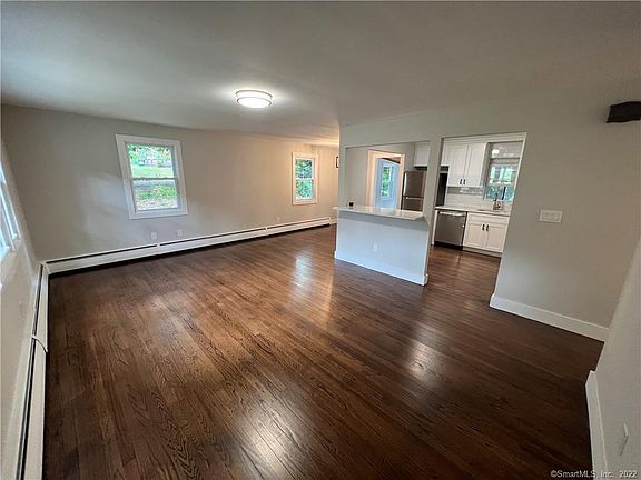 4th image of 38 Farview Dr