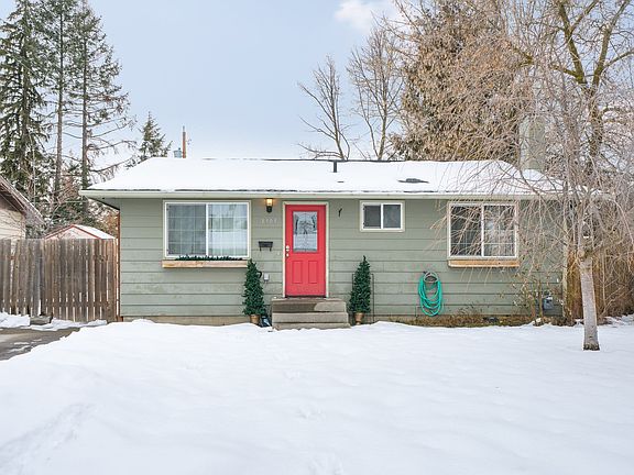 3rd image of 3303 E 33rd Ave