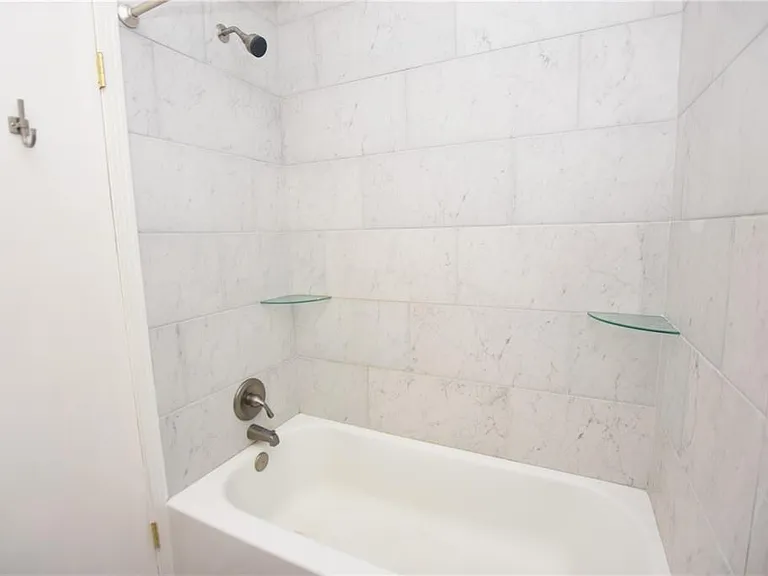 2445 Lakeview St — Photo 12