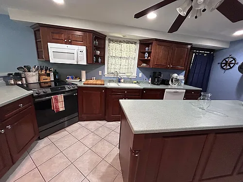 1 Castle Hill Rd Photo 1