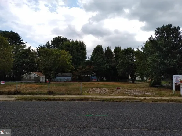 48 W Howard St, Clayton, NJ 08312