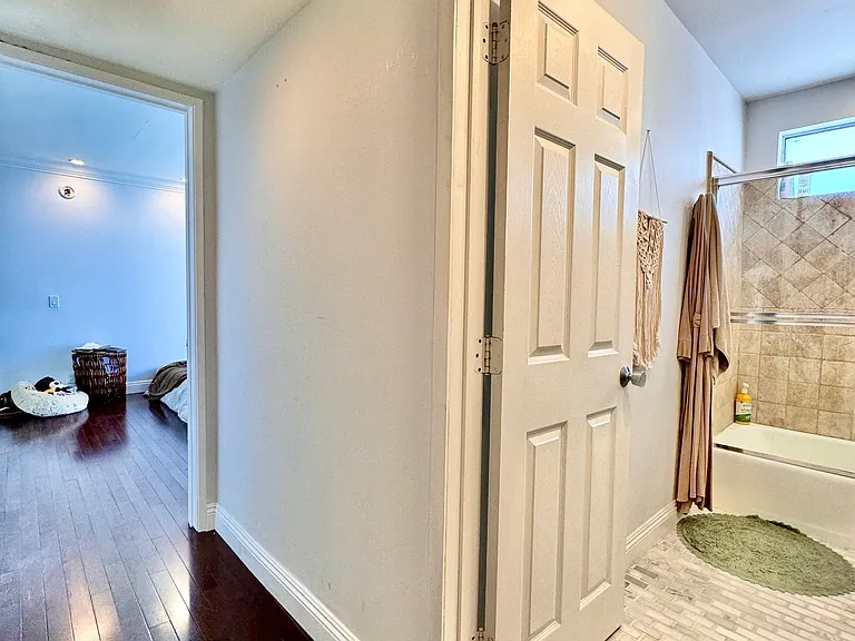11730 Mayfield Ave #202B — Photo 6