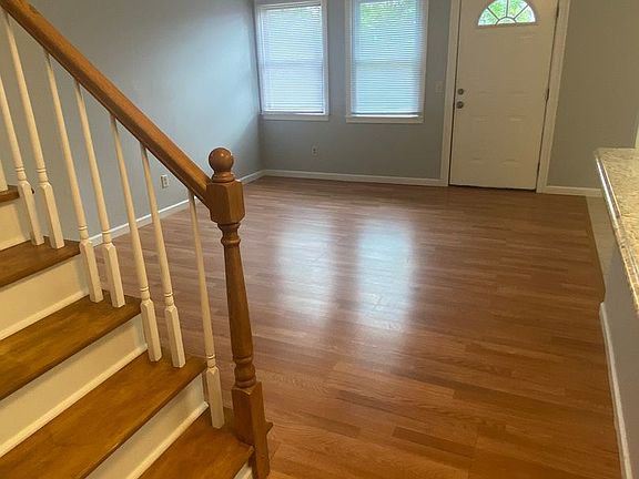 4th image of 1119D Reservoir St