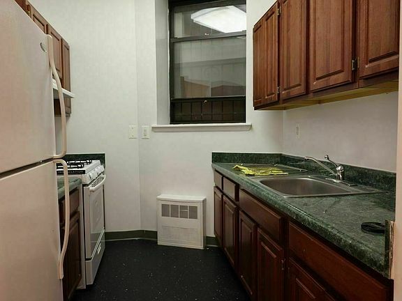 3rd image of 235 W 115th St APT 3B
