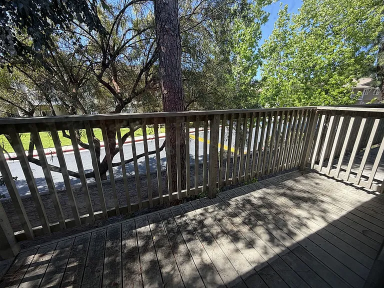 5245 Chesebro Rd — Photo 32