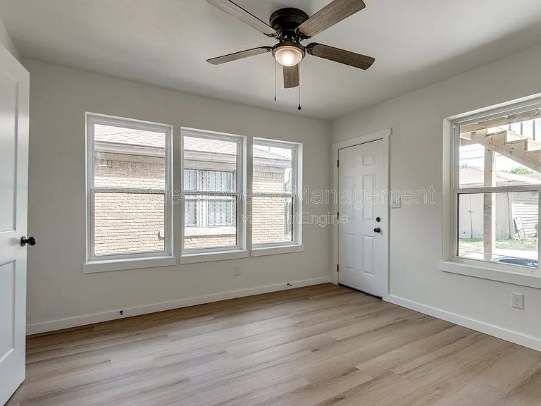 814 W Hill St #1 — Photo 10