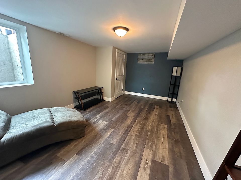 This room is BIG. Can come furnished or unfurnished with queen size bed.