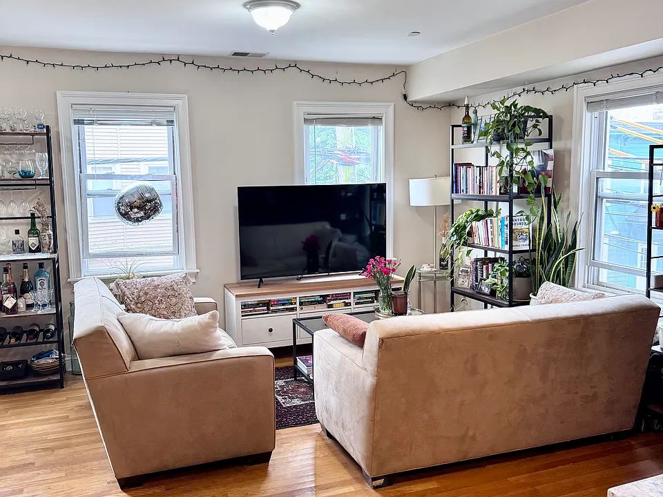 171 Thorndike St #2