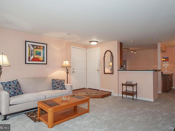 5th image of 7513 Ashby Ln Unit E
