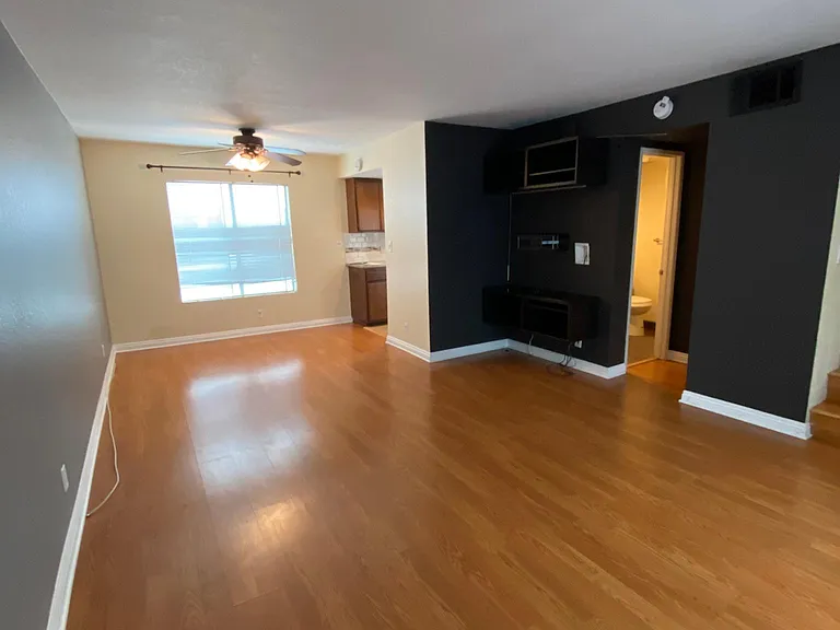 622 N Wilson Ave — Photo 3