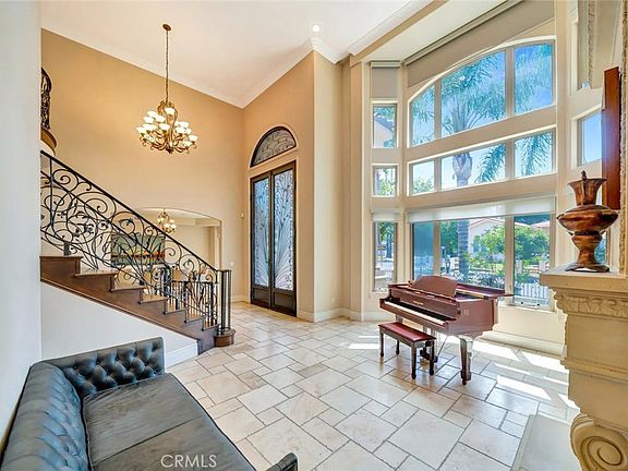 4th image of 4822 Valjean Ave