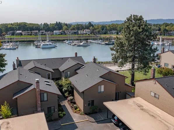 236 N Hayden Bay Dr, Portland, OR 97217