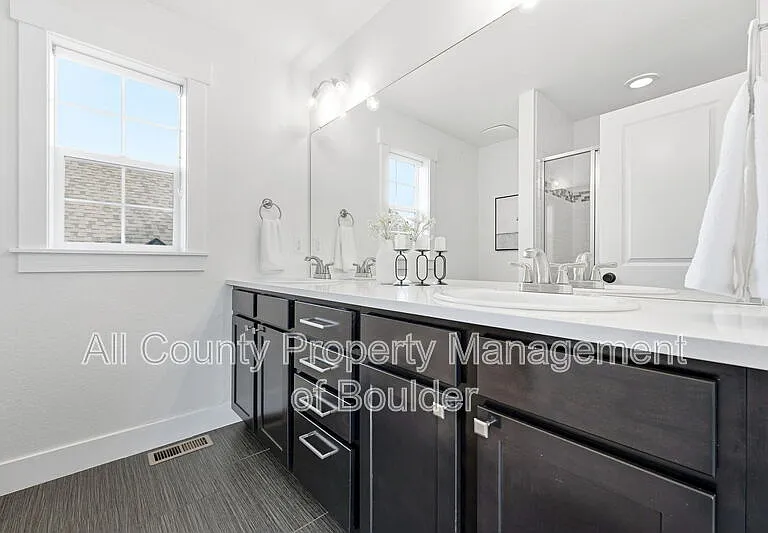 2823 Clear Creek Ln — Photo 22