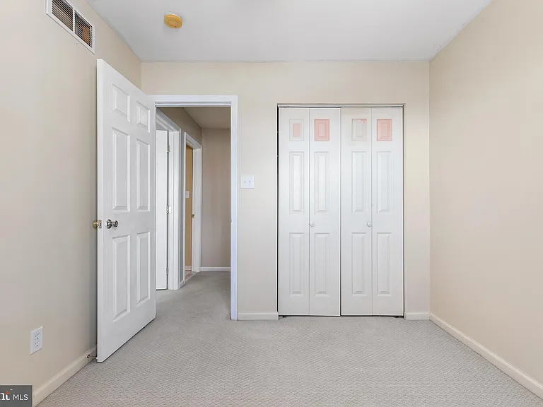 271 Yorktown Ct — Photo 30