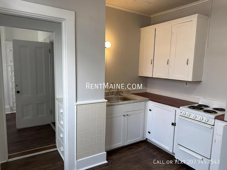 32 Coombs St #2 — Photo 1