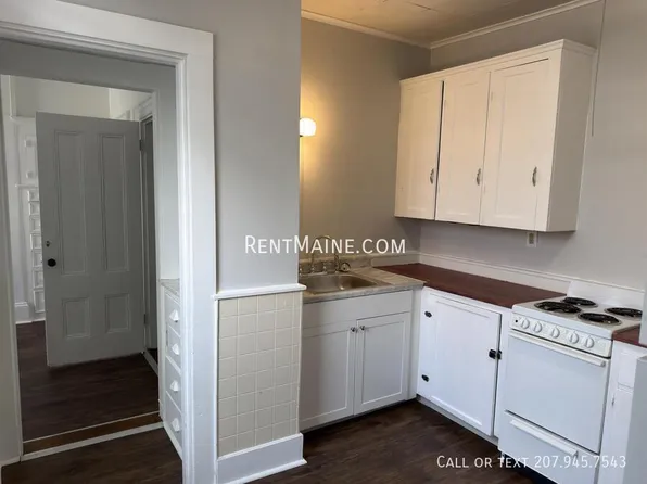 32 Coombs St APT 2, Bangor, ME 04401
