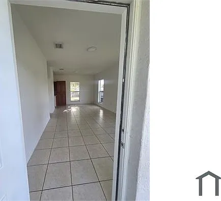 10357 SW 178th St — Photo 3