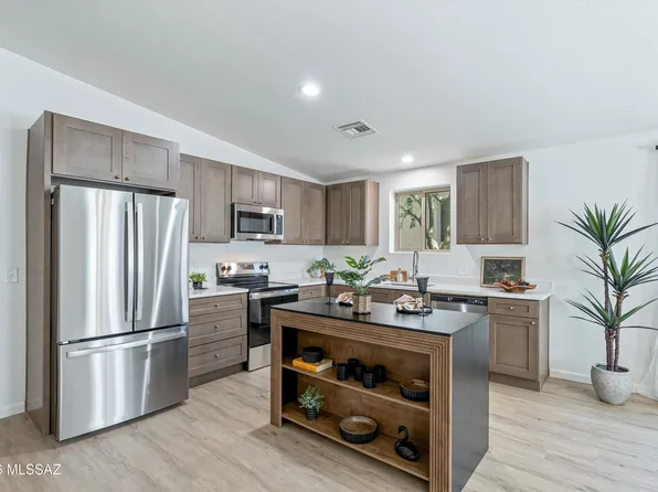7155 S Vuelta Silueta, Tucson, AZ 85756
