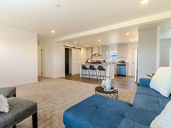 5th image of 6 Gallinas Cir