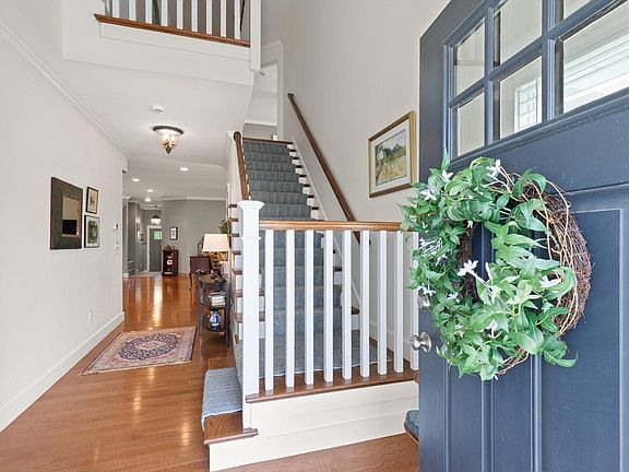 3rd image of 14 Parkview Rd #14
