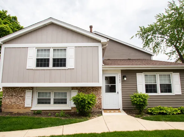 1582 Timber Trl, Wheaton, IL 60189