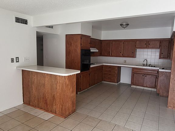 3rd image of 5044 Easton Dr #5044