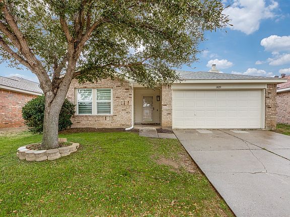 2nd image of 1425 Ridgecrest Dr