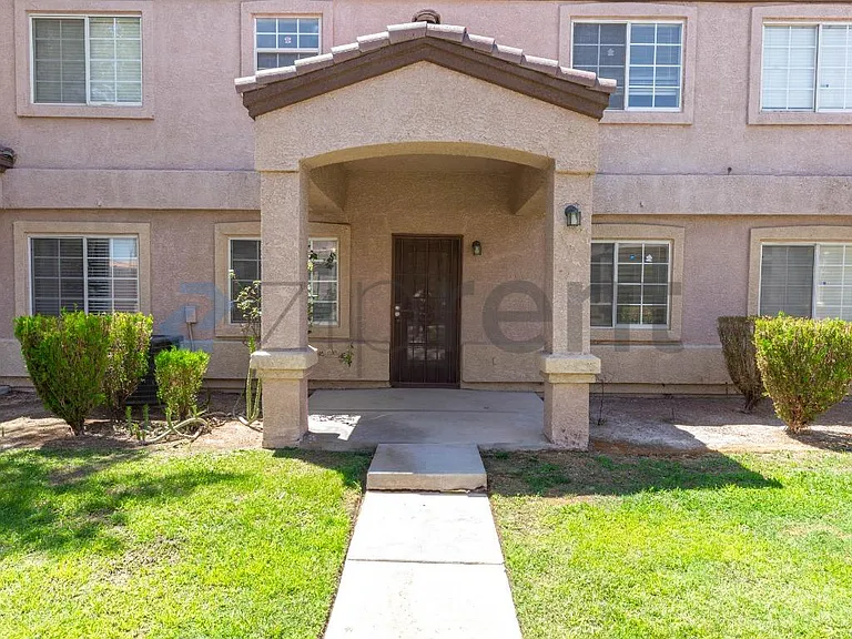 2500 Sierra Bello Ave #120 — Photo 3