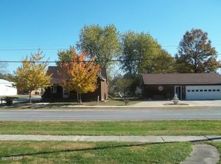 710 N Emma St, Christopher, IL 62822