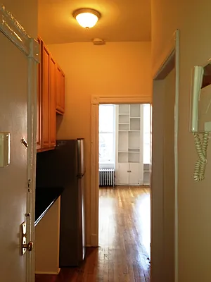 Rented by City Connections Realty | media 8