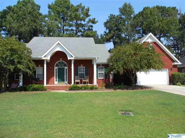 1501 Berrivine Dr NE, Hartselle, AL 35640