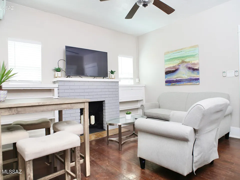 12 E University Blvd #14