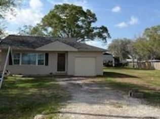 1214 Woodward St, Damon, TX 77430