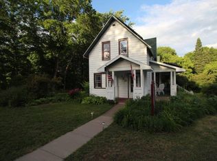 120 S 6th St, Bayfield, WI 54814