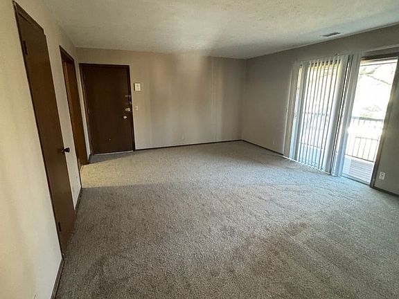 5th image of 915 N 48th Ave APT 21