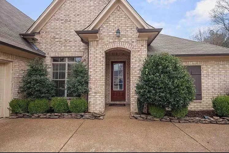 3418 Big Springs Ln — Photo 2