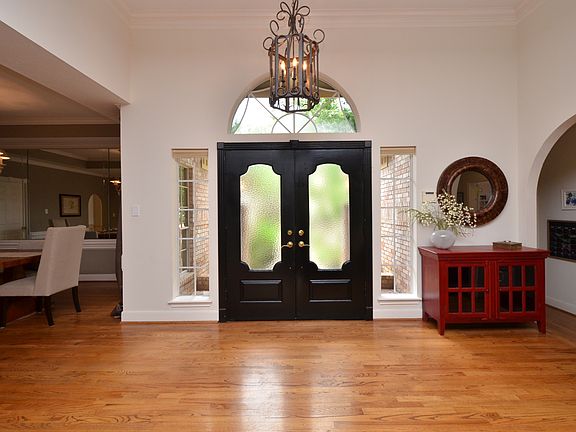 4th image of 1227 Emerald Green Ln