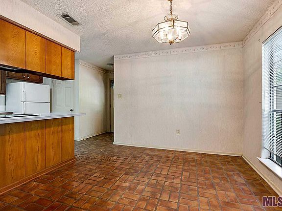 3rd image of 10486 Wade Dr